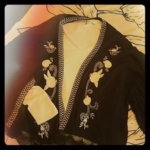 Beautiful Black & White Lace Top